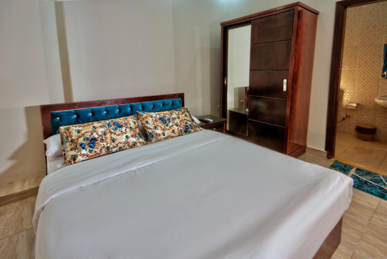 Tut Pyramids View Hotel Kafret el-Gabal Eksteriør billede