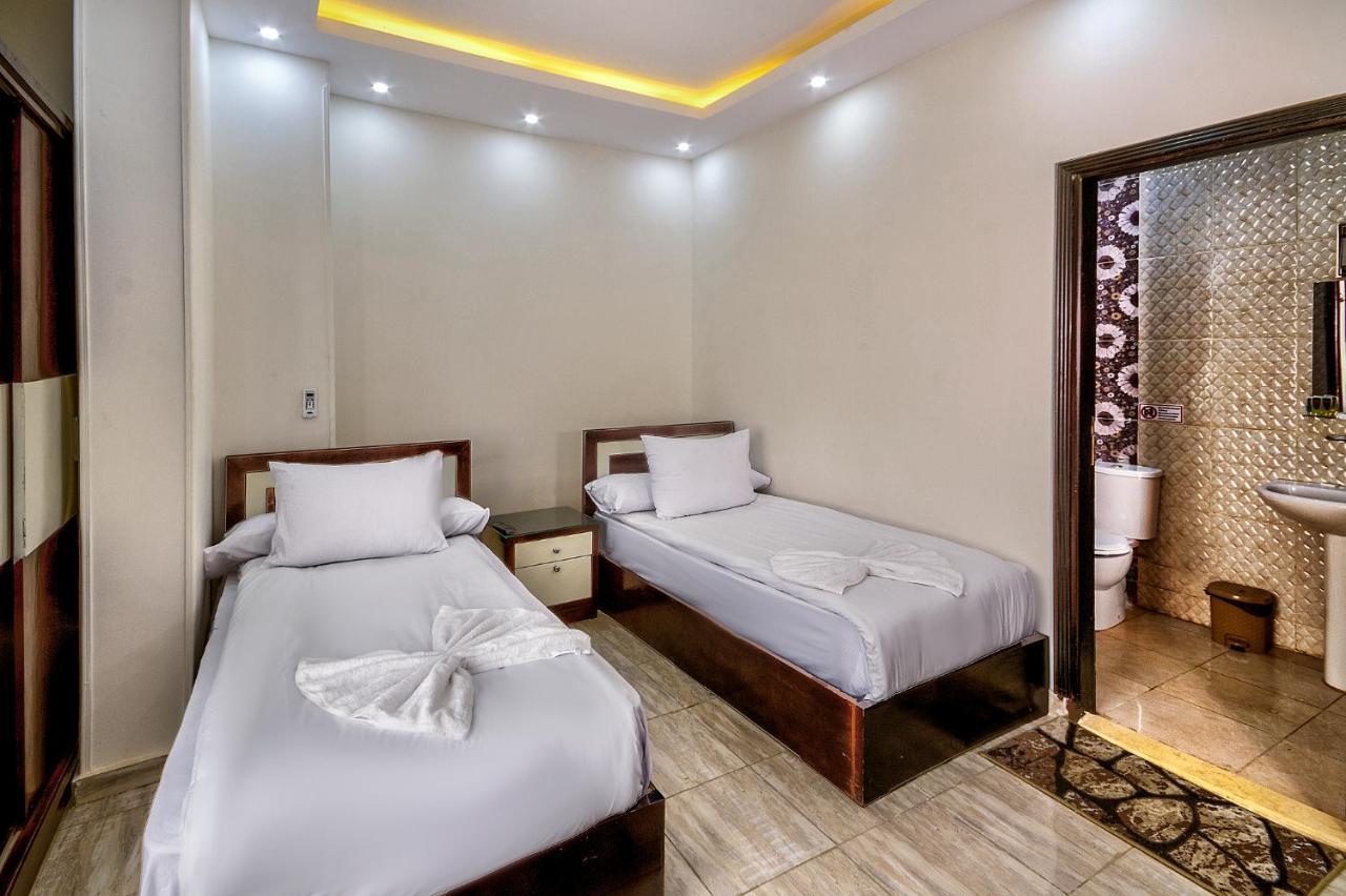 Tut Pyramids View Hotel Kafret el-Gabal Eksteriør billede