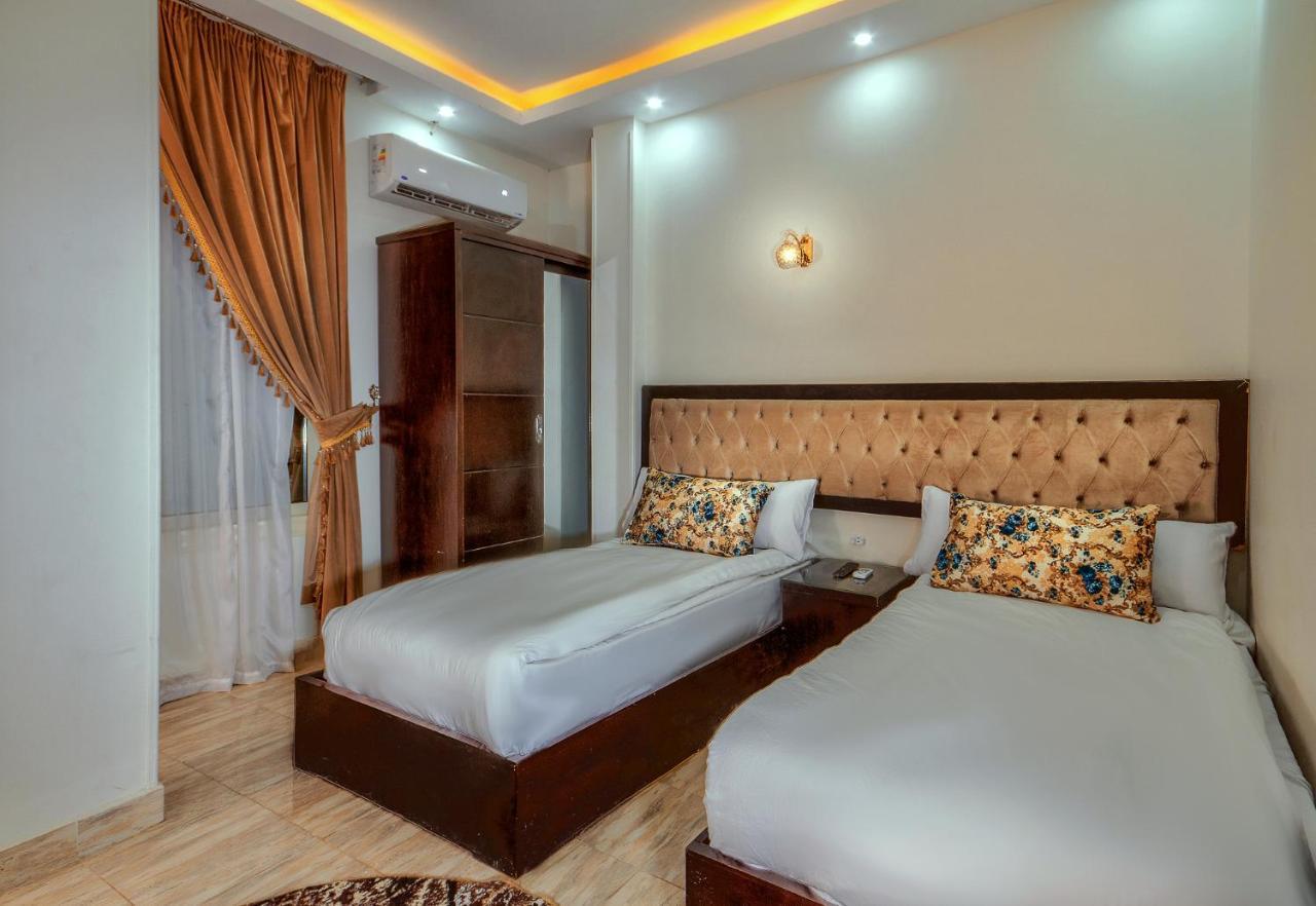 Tut Pyramids View Hotel Kafret el-Gabal Eksteriør billede