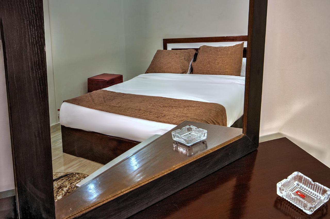 Tut Pyramids View Hotel Kafret el-Gabal Eksteriør billede