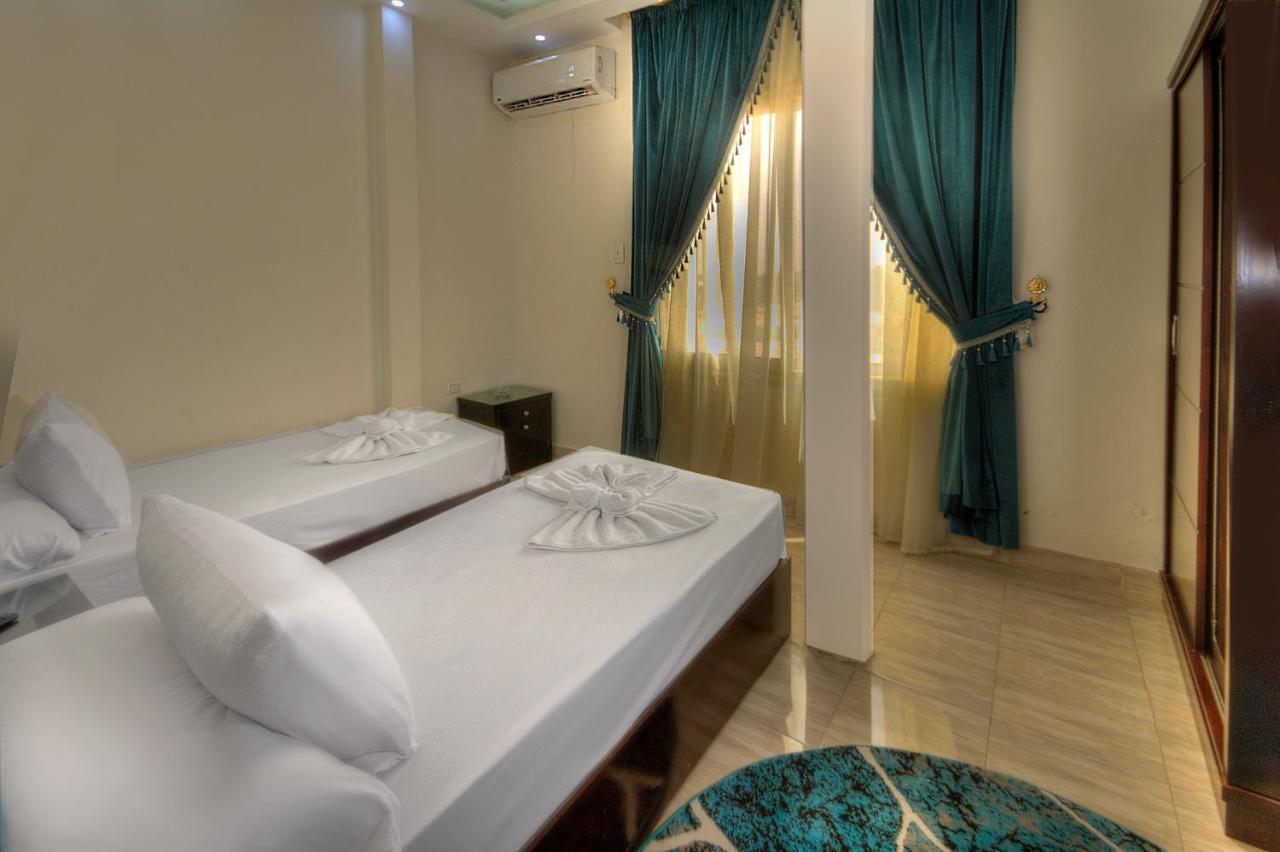 Tut Pyramids View Hotel Kafret el-Gabal Eksteriør billede