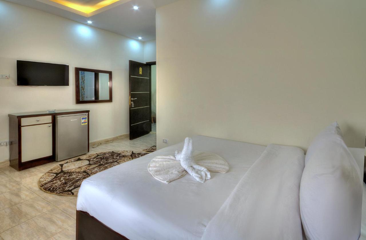 Tut Pyramids View Hotel Kafret el-Gabal Eksteriør billede