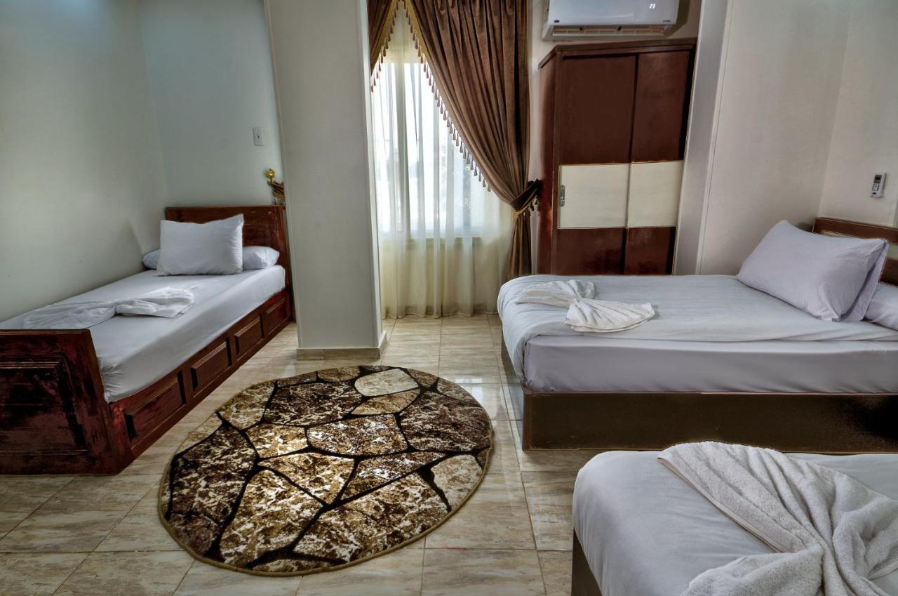 Tut Pyramids View Hotel Kafret el-Gabal Eksteriør billede