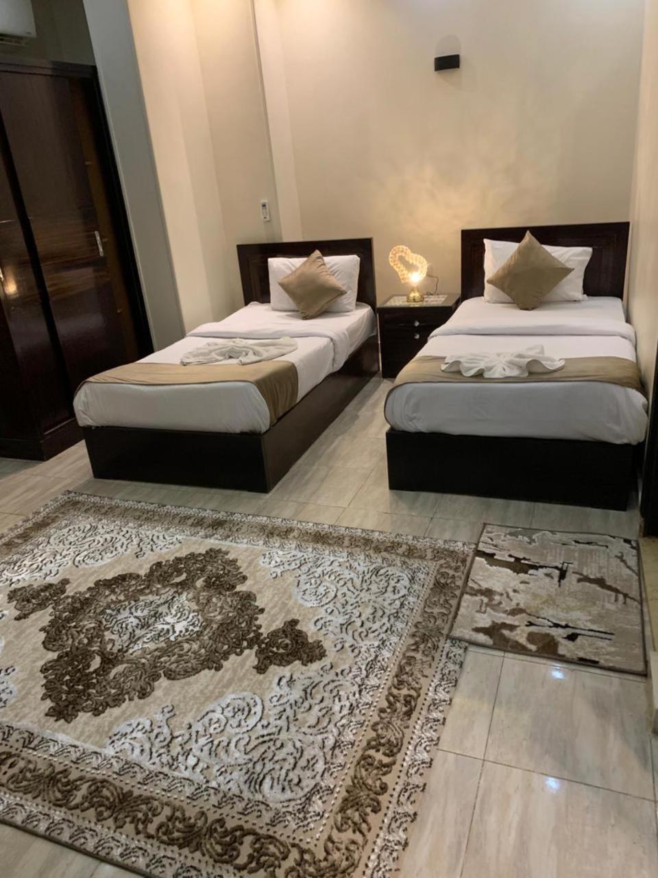 Tut Pyramids View Hotel Kafret el-Gabal Eksteriør billede
